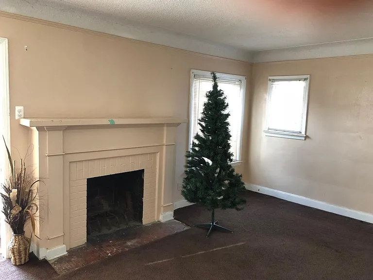 Family room w/t fireplace