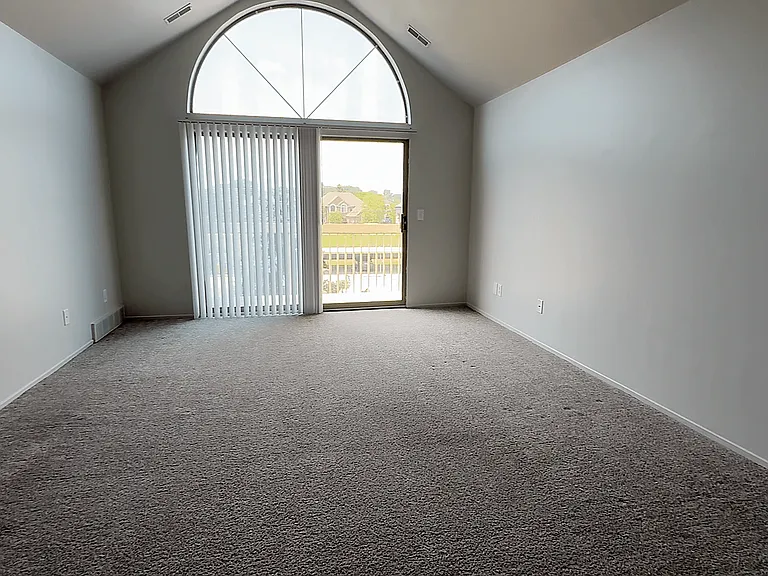 Prentiss Pointe Apartments — Photo 135
