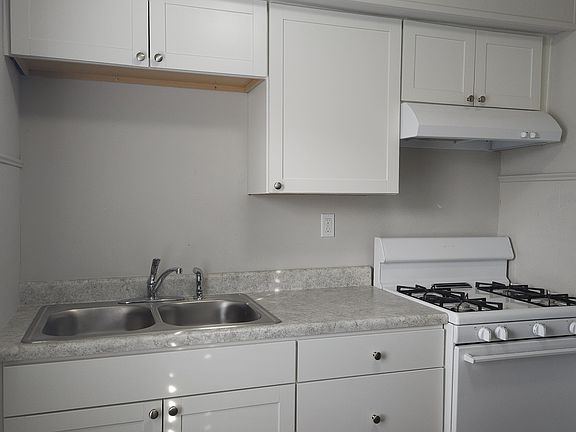 3rd image of 30 W Wilbeth Rd #B