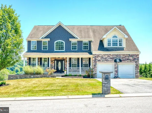 318 Misty Hill Dr, Delta, PA 17314