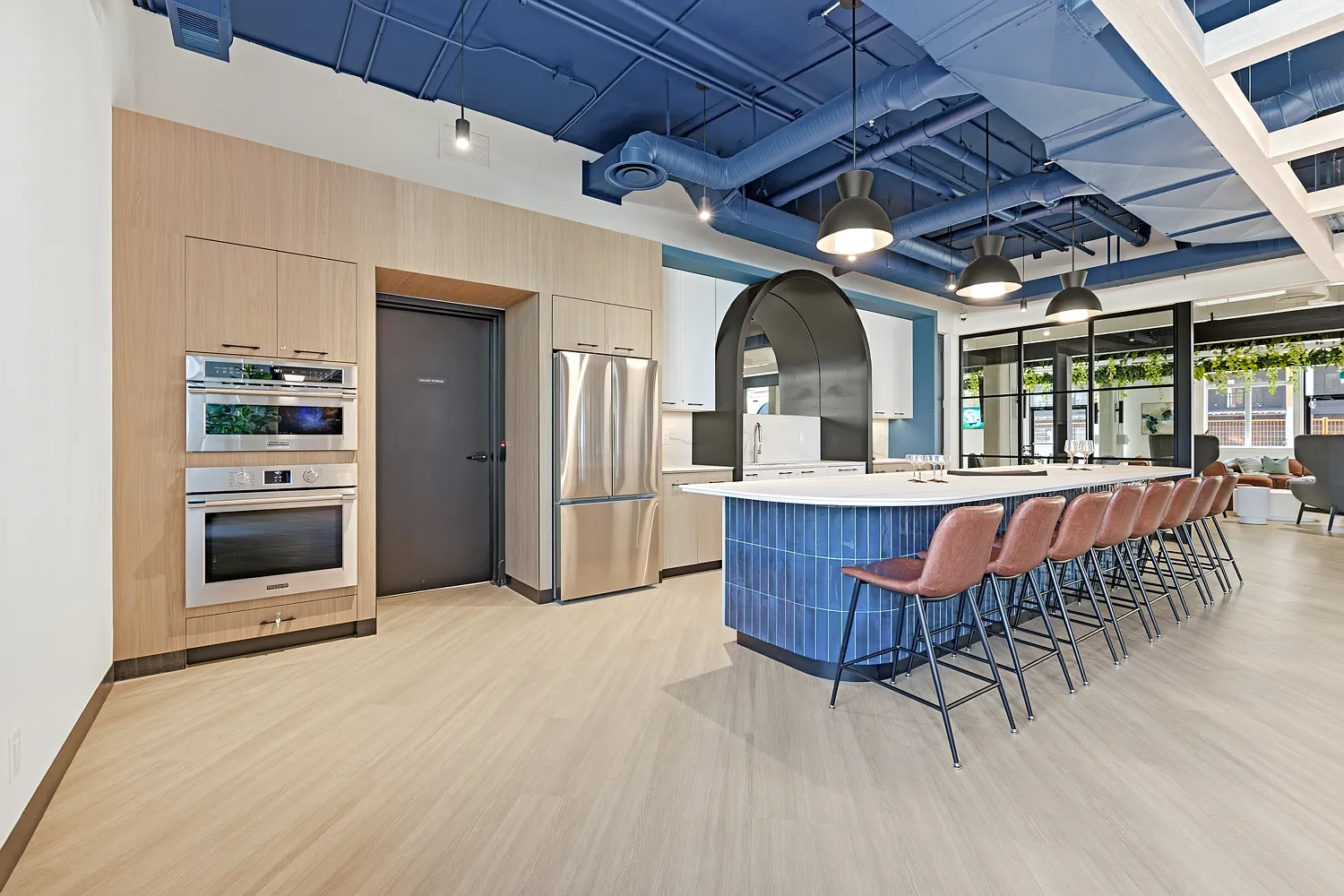 Edgeway Apartments — Photo 1
