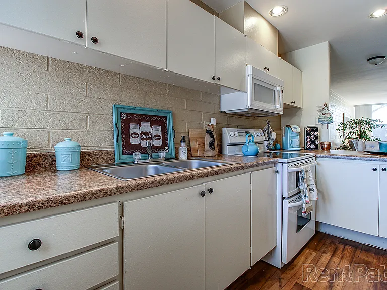 Greenwood Apartments — Photo 59