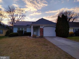 28 Maidstone Pl, Southampton, NJ 08088