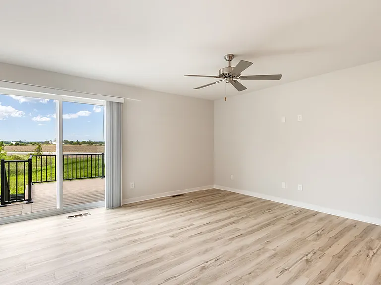 W219N16241 Primrose Ct #1 — Photo 4