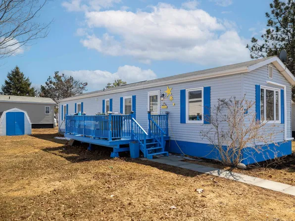 28 Leeward Cres, Charlottetown, PE C1C 1M1