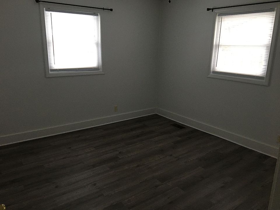 2nd image of 802 Bradford Dr