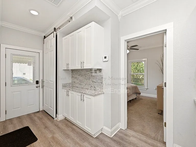 302 W Park St — Photo 19