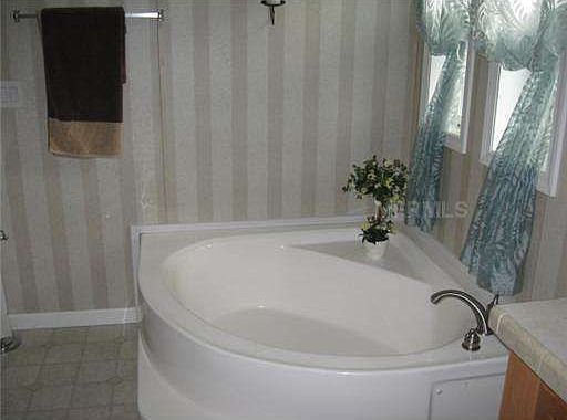 5th image of 521 Sharon Hill Ct