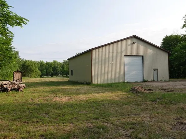 5061 N Prater Blvd, Naubinway, MI 49762