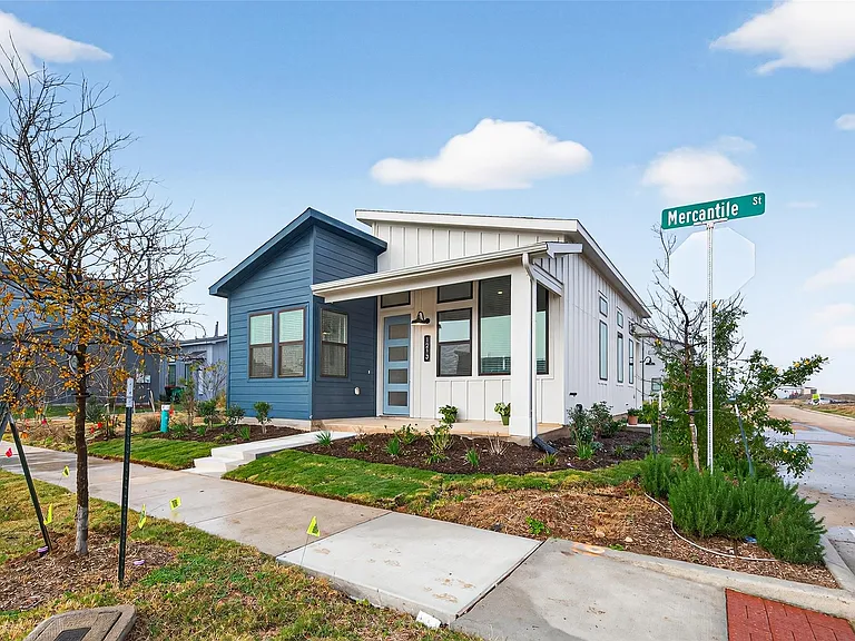 1213 Mercantile St — Photo 3