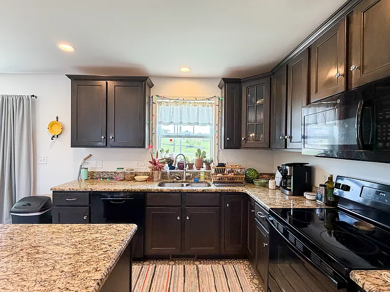37 Southside Dr — Photo 10