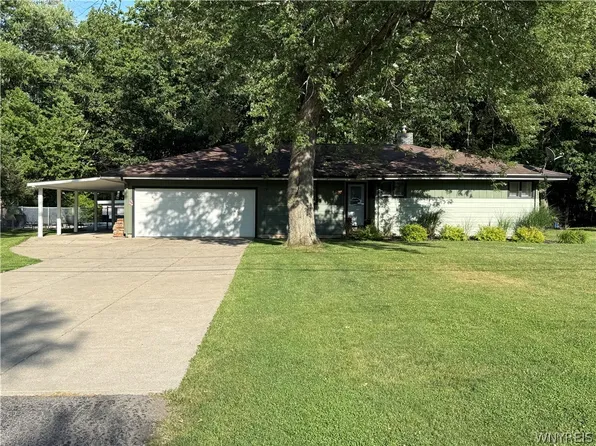 767 Kirkwood Dr, Grand Island, NY 14072