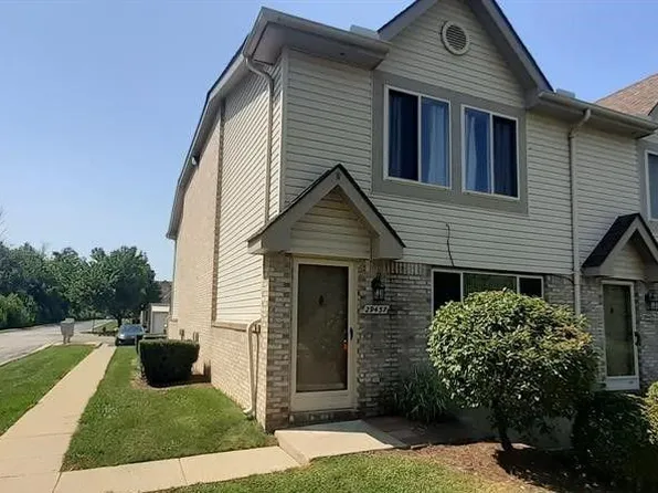 29437 Maurice Ct, Chesterfield, MI 48047