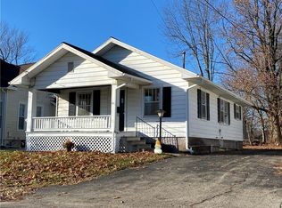 776 12th St, Charleston, IL