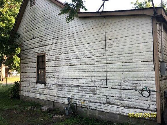 4th image of 910 Walker Ave