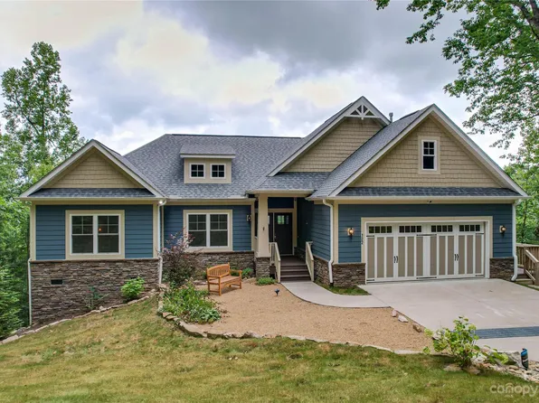 122 Stonebridge Dr, Hendersonville, NC 28739