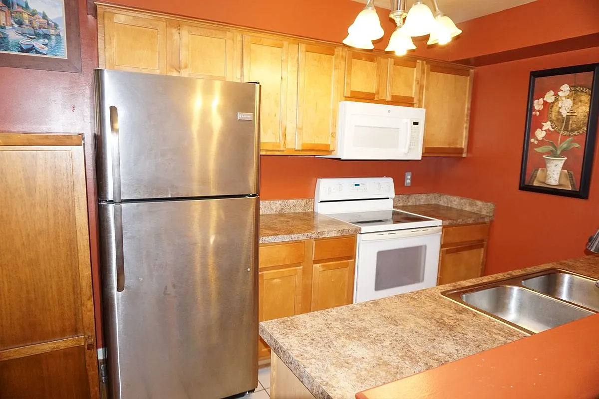 Building Photo - 27991 Rollcrest Rd #1