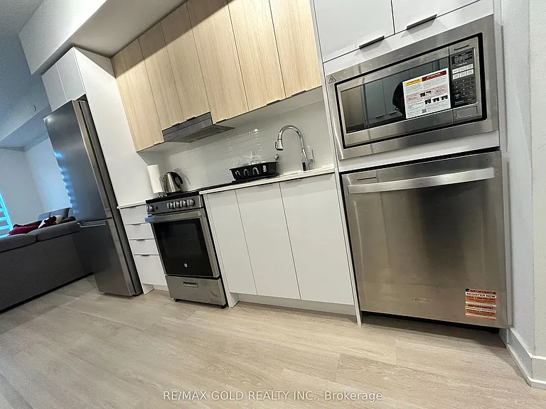 5105 Hurontario St #809 — Photo 15