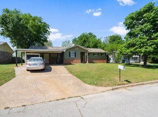 2008 W Maple St N, Collinsville, OK 74021