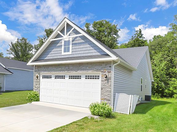 5th image of 880 Buchloe Dr