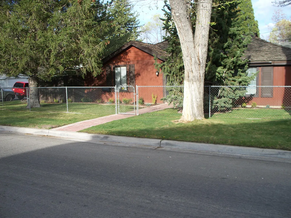 Building Photo - 1009 N Division St