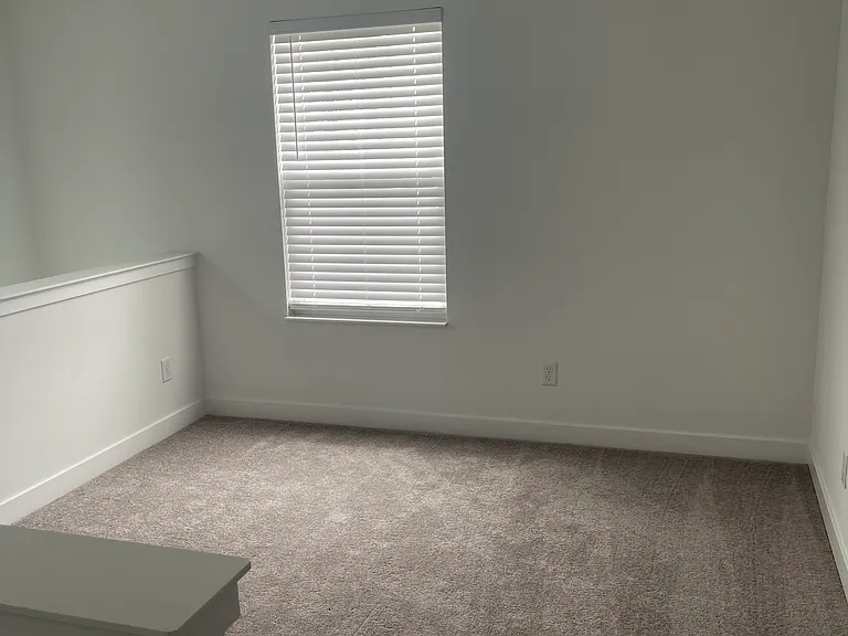 1717 Woods Edge Dr — Photo 5