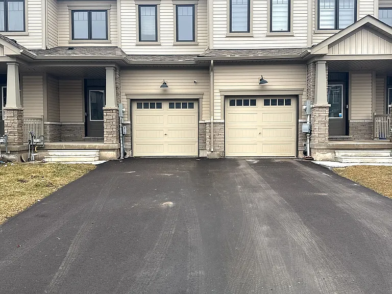 117 Keelson St N — Photo 2