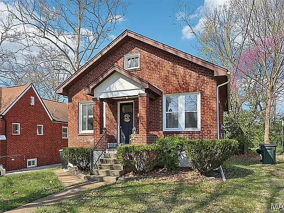 1039 Groby Rd — Photo 3
