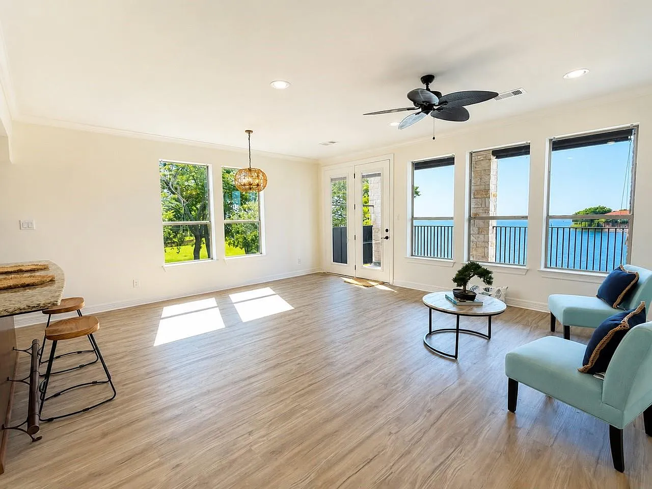3 bed, 2.5 bath, 1528 sqft, $2,250 — Photo 3