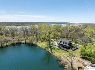 8305 Kauai Dr, Papillion, NE 68046