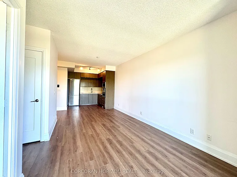 120 Harrison Garden Blvd #626 — Photo 8