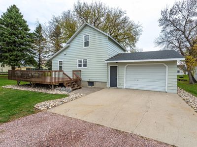 121 3rd Ave N, Casselton, ND, 58012