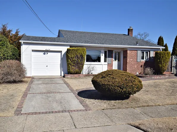 123 Willard Avenue, Farmingdale, NY 11735