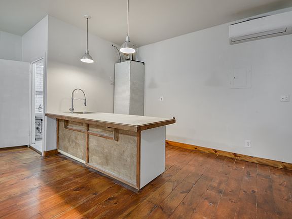 3rd image of 329 Broome St APT 2R