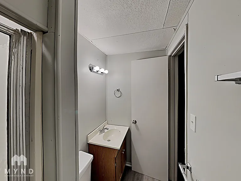 9925 Miller Ave — Photo 15