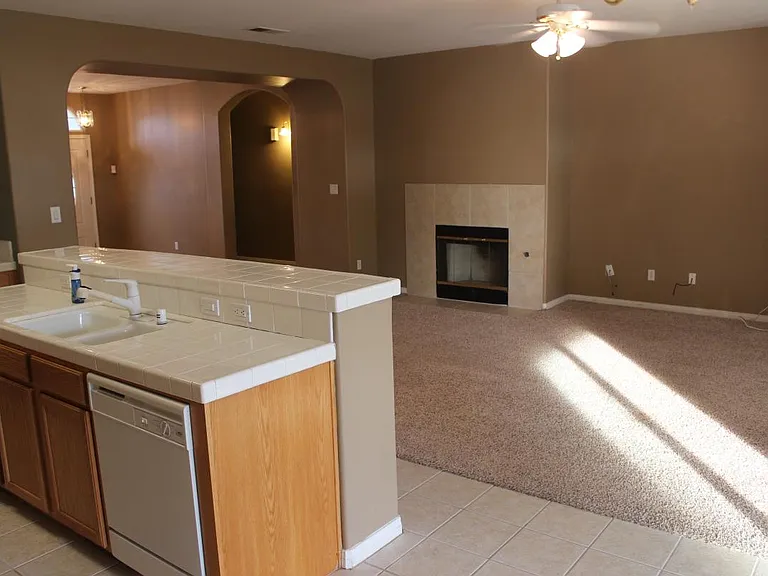 14501 Flower Crest Ave — Photo 7