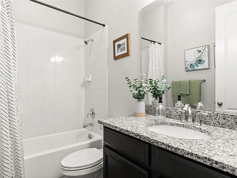 13785 Behring Ave — Photo 33