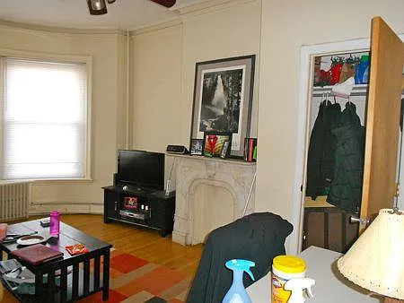 2 bed, 922 sqft, $3,800 — Photo 1