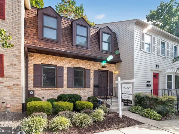7787 Heatherton Ln, Rockville, MD 20854