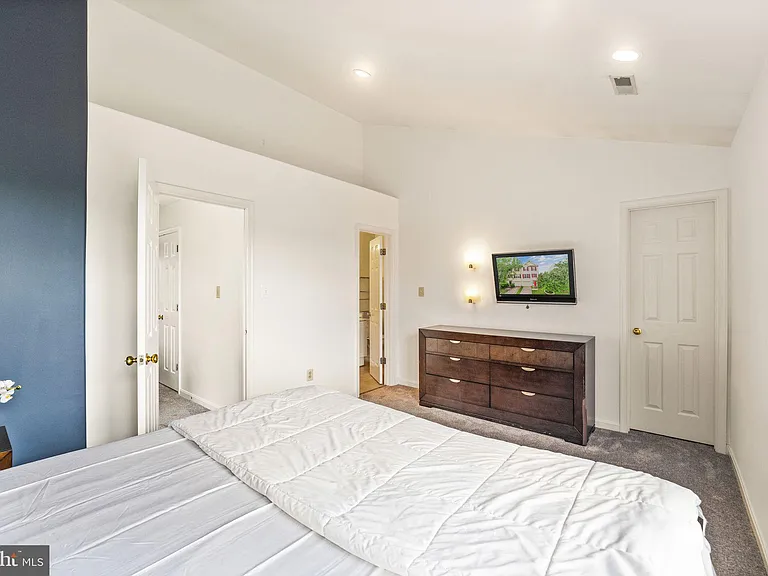 21071 Mossy Glen Ter — Photo 35