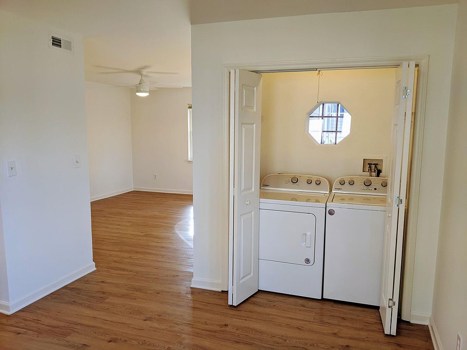 1st image of 829 Gerard St