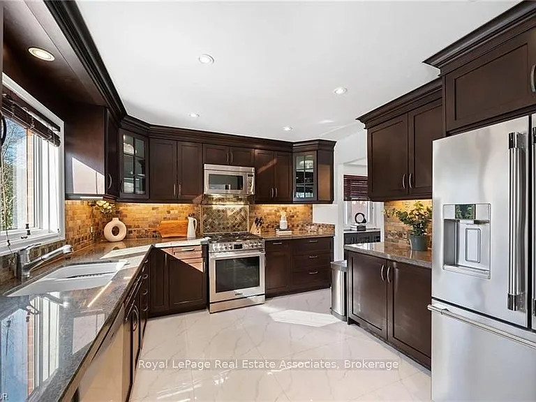 1550 Woodeden Dr #UPPER — Photo 13
