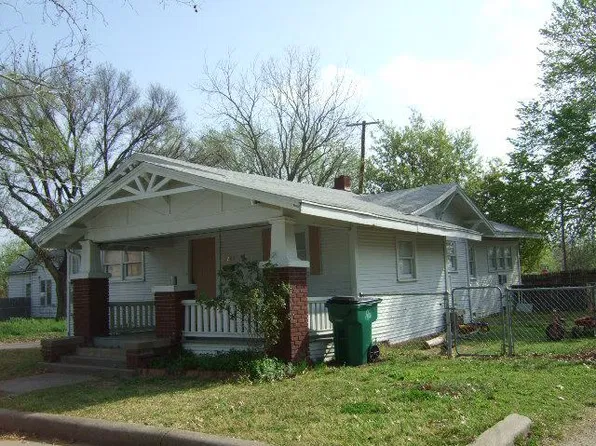2203 Saint John St, Greenville, TX 75401