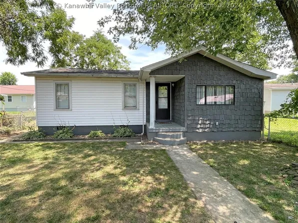 120 Pennsylvania Ave N, Saint Albans, WV 25177