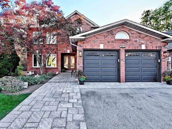 1530 Canada Ct, Oakville, ON L6H 5A8