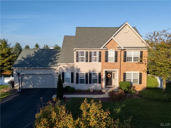 2655 Halleck Dr, Whitehall, PA 18052