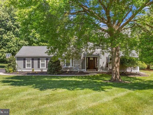 11 Almy Dr, Malvern, PA 19355