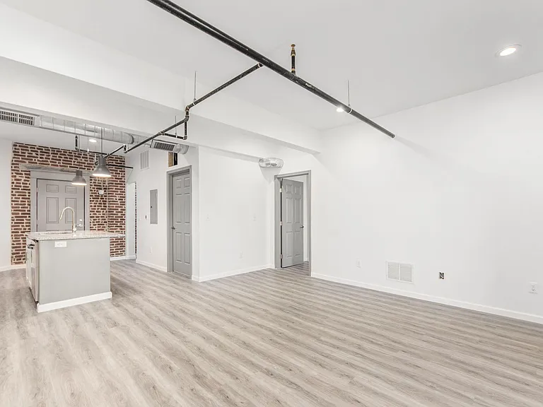 218 E Main St #3-F — Photo 3