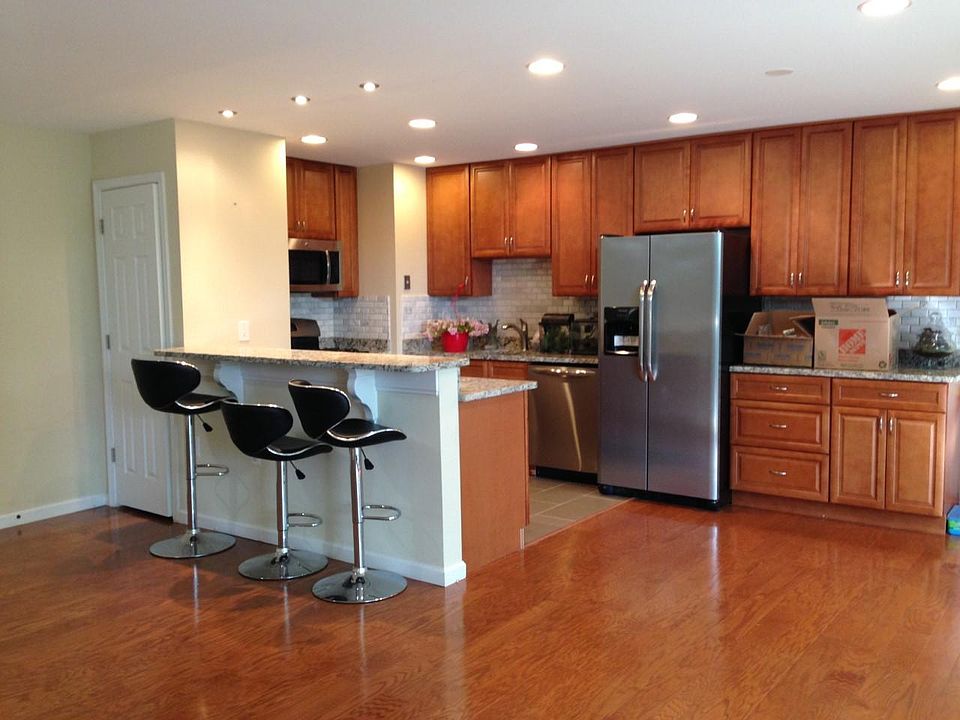1st image of 4420 Briarwood Ct N APT 3