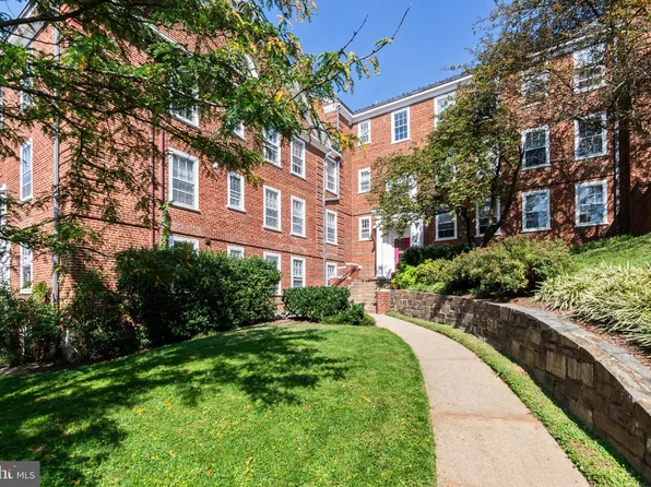 3881 Porter St NW APT F300, Washington, DC 20016